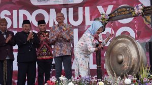 Dewanti Rumpoko Resmi Buka Sidomulyo Floral Festival 2022
