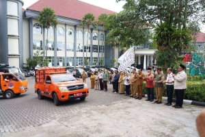 Wali Kota Batu, Nurochman Lepas Bantuan Kemanusiaan Wujud Solidaritas untuk Warga Aceh dan Sumatera