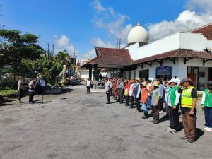 Implementasi Program Polda Jatim, Polsek Jajaran Polres Batu Gelar Apel Serentak Sabuk Kamtibmas 2026