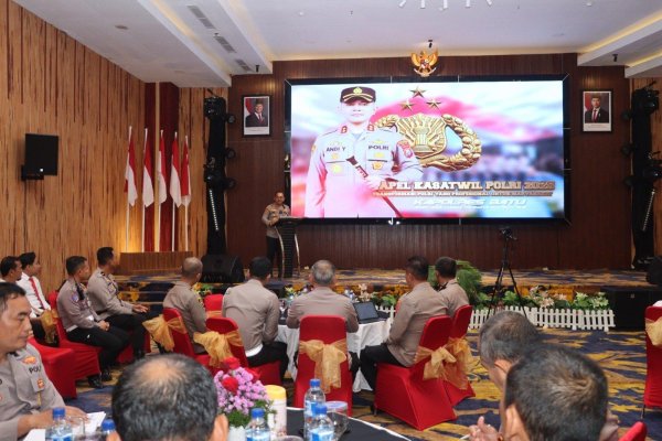Tindaklanjuti Arahan Kapolri pada Apel Kasatwil 2025, Kapolres Batu AKBP Andi Berikan Arahan kepada Seluruh Anggota