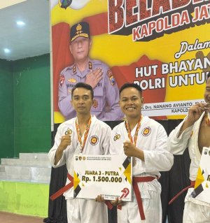 Kejuaraan Bela Diri Polri Kapolda Jatim Cup 2025, Dua Anggota Polres Batu Berhasil Raih Medali Perunggu