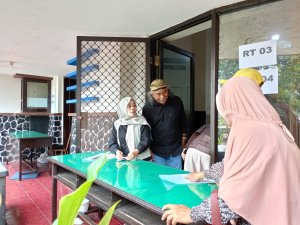 Pemdes Tulungrejo Bagikan 2.611 Paket Sembako, Warga Ucapkan Terima Kasih Berharap Program Lanjutan BPJS