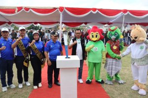 Kirab Obor Porprov IX Jatim 2025 Sampai di Kota Batu, Setelah Menempuh Perjalanan dari Kabupaten Malang