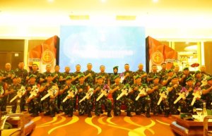Panglima Divif 2 Kostrad Dampingi Panglima TNI Berikan Pengarahan Kepada Babinsa Kodam V/Brawijaya