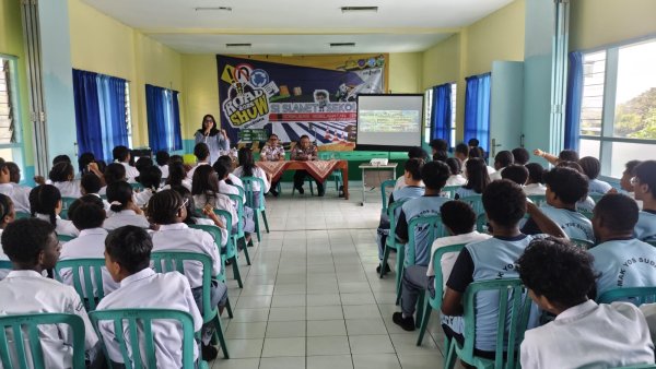 Sat Resnarkoba Polres Batu Beri Penyuluhan dan Pembinaan Bahaya Narkoba di SMA Katholik Yos Sudarso