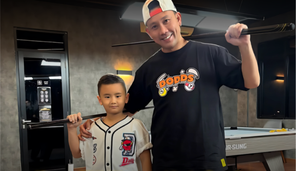 Kenny Buktikan Ketenangan dan Ketajaman Instingnya dalam Bermain Billiard