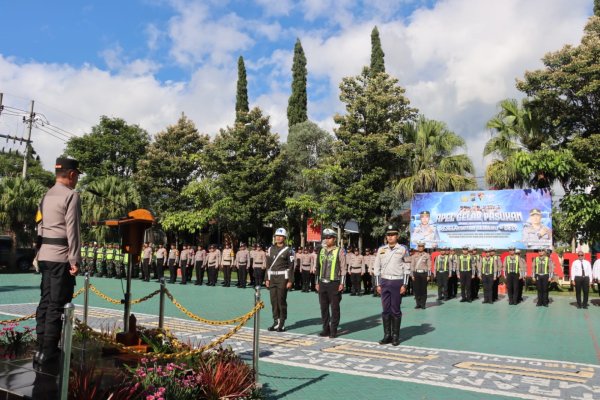 Wakapolres Batu, Kompol Anton Pimpin Apel Gelar Pasukan Operasi Keselamatan Semeru 2026, Wujudkan Kamseltibcarlantas Aman dan Selamat