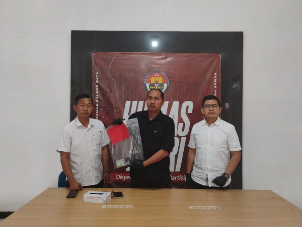 Keberhasilan Satresnarkoba Polres Batu, Ungkap Kasus Peredaran Narkotika Jenis Pil Ekstasi 40 Butir Patut Diacungi Jempol