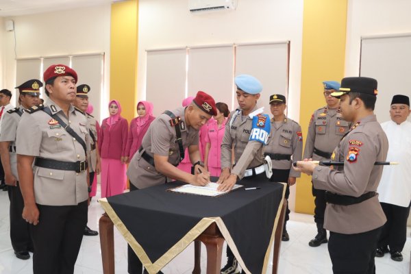Pimpin Sertijab Kasat Reskrim dan Kasat Binmas, Kapolres Batu, AKBP Andi: Layani Masyarakat dengan Baik