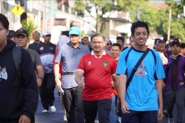 Semarakkan Hari Lahir Pancasila, Pj Aries Gelar Jalan Sehat dan Senam Bersama