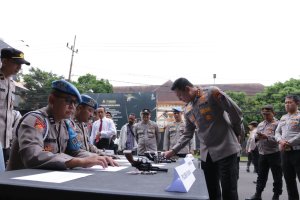 Kapolresta Malang Kota Kombes Pol. Buher Rutin Laksanakan Pemeriksaan Senpi Dinas, Cegah Penyalahgunaan