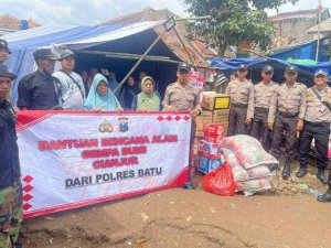 Peduli Korban Gempa Bumi Cianjur, Polres Batu Salurkan Bantuan Berupa Sembako