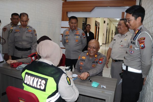 Jaga Stamina dan Kinerja, Kapolres Batu AKBP Aris Bersama PJU Laksanakan Pemeriksaan Kesehatan Berkala