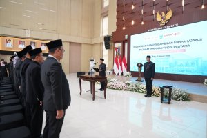 Wali Kota Batu, Nurochman Lantik 15 Pejabat Pemkot Batu, Harapkan Kinerja Terbaik dan Tanggung Jawab Terhadap Publik
