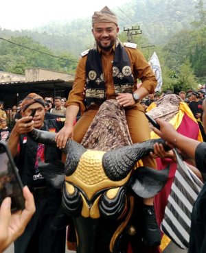 Lestarikan Budaya Leluhur, Ngarak Banteng 1 Suro Empu Supo ke-17 Banteng Lawasan, digelar di Songgoriti