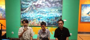Ariel Seniman Muda Gelar Pameran Lukisan di Gallery Raos Kota Batu, Usung Tema “MARITIM”