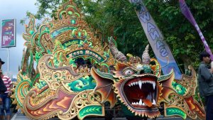 Batu Art Flower Carnival Sukses Digelar Tampilkan 100 Mobil Hias, Kadisparta: Bangkitkan Perekonomian dan Kearifan Lokal