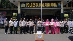 Peduli Korban Gempa Cianjur, Polresta Malang Kota Kirimkan Bansos Paket Sembako dan Obat