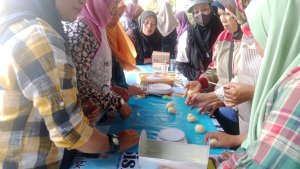 Rangkaian Kegiatan Prepegan 2 TP PKK Kelurahan Sisir Gelar  Pelatihan Roti Sisir Dan Teh Alpukat